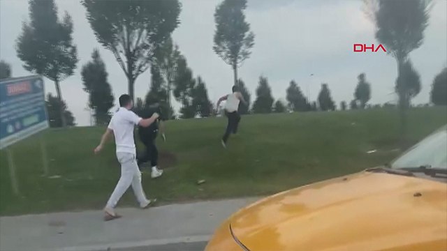 Başakşehir'de taksi ücretini ödemeden kaçmaya çalışan yolcu montunu bıraktı 