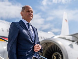Nach Debatte: Auf Kanzlerflügen gilt wieder Maskenpflicht