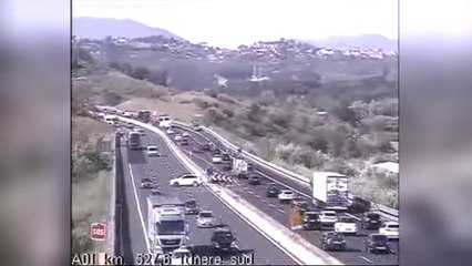 Roma, inversione ad "U" sull'A1: fermato dalla Polizia Stradale