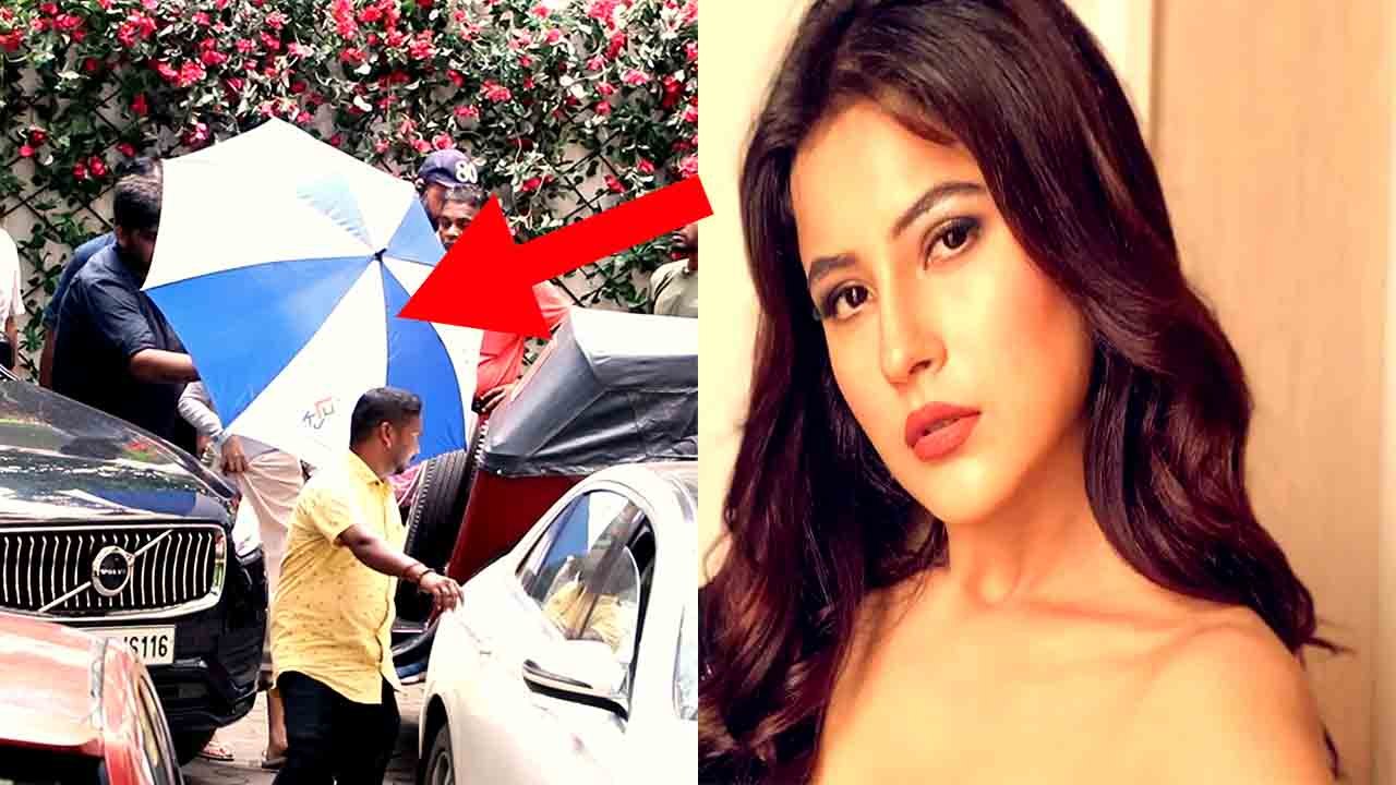 Shehnaz Gill Spotted at on location shoot in Bandra, Video going viral | FilmiBeat *Spotted
