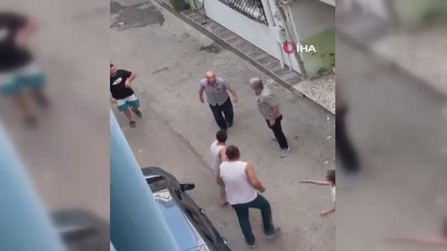 Çocukların kavgasına büyükler dahil olunca bıçaklar konuştu