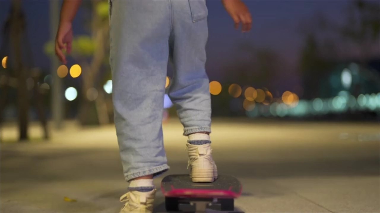 Krefeld:  Auto überfährt Kind beim Skateboarden