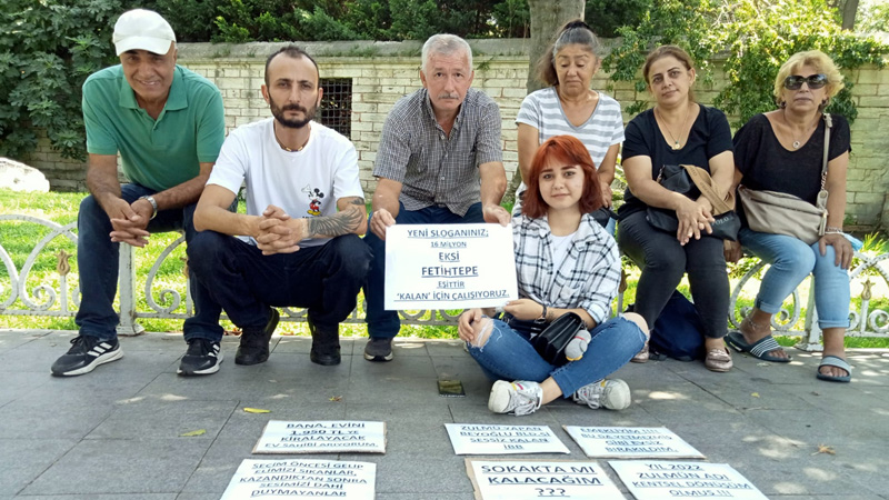 Ev bulamayan Fetihtepeliler Beyoğlu Belediyesi bizi sokağa mahkum etti