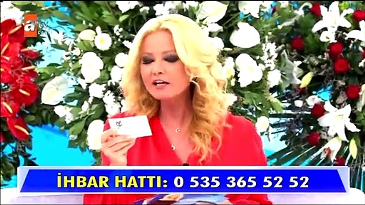 Müge Anlı'ya canlı yayında çiçek geldi: Kocam göndermiş çok net, ben de seni seviyorum