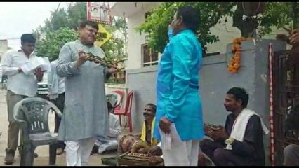 लोकगीत मंडली के साथ सड़क पर झीका बजाते दिखे शिवराज सरकार के ये मंत्री