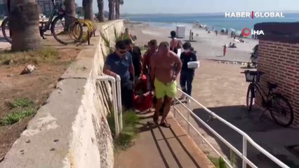 Köpekten yaralı sahibine duygulandıran vefa: Sedyeden bir dakika bile ayrılmadı