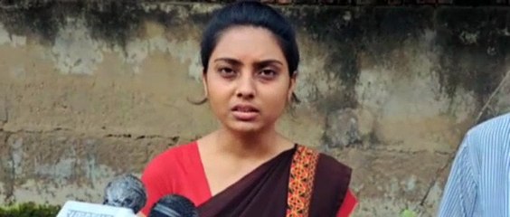 Video Snatching: स्नैचर्स ने झपट्टा मारकर उड़ाई स्कूल शिक्षिका की चेन