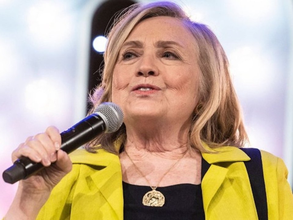 Solidarität mit Marin: Hillary Clinton postet Tanzfoto