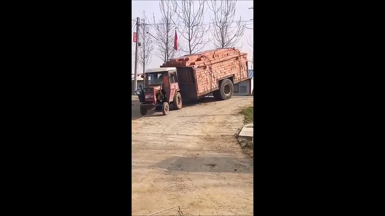 Petit mais costaud ce tracteur !