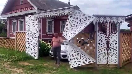 Vous n'avez jamais vu un portail de garage pareil !