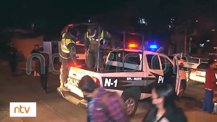 Policía desaloja a personas de una kermesse