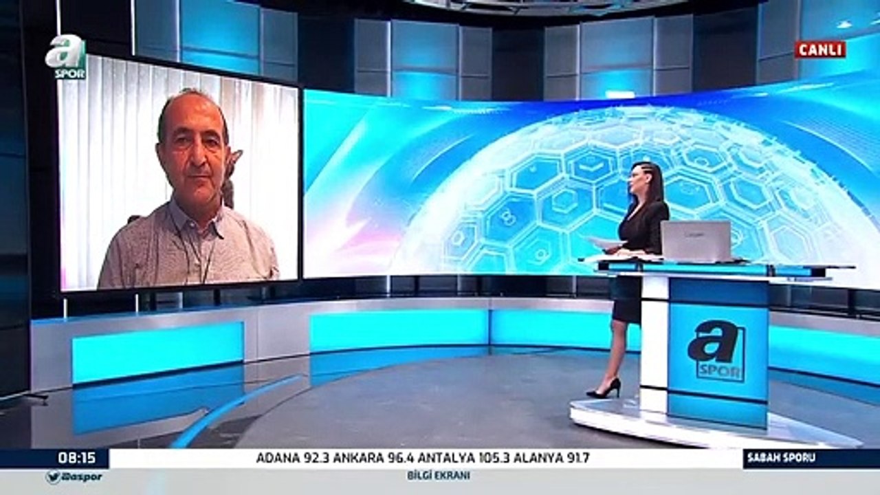 Comentador desportivo turco leva "chapada" do seu gato em direto na TV