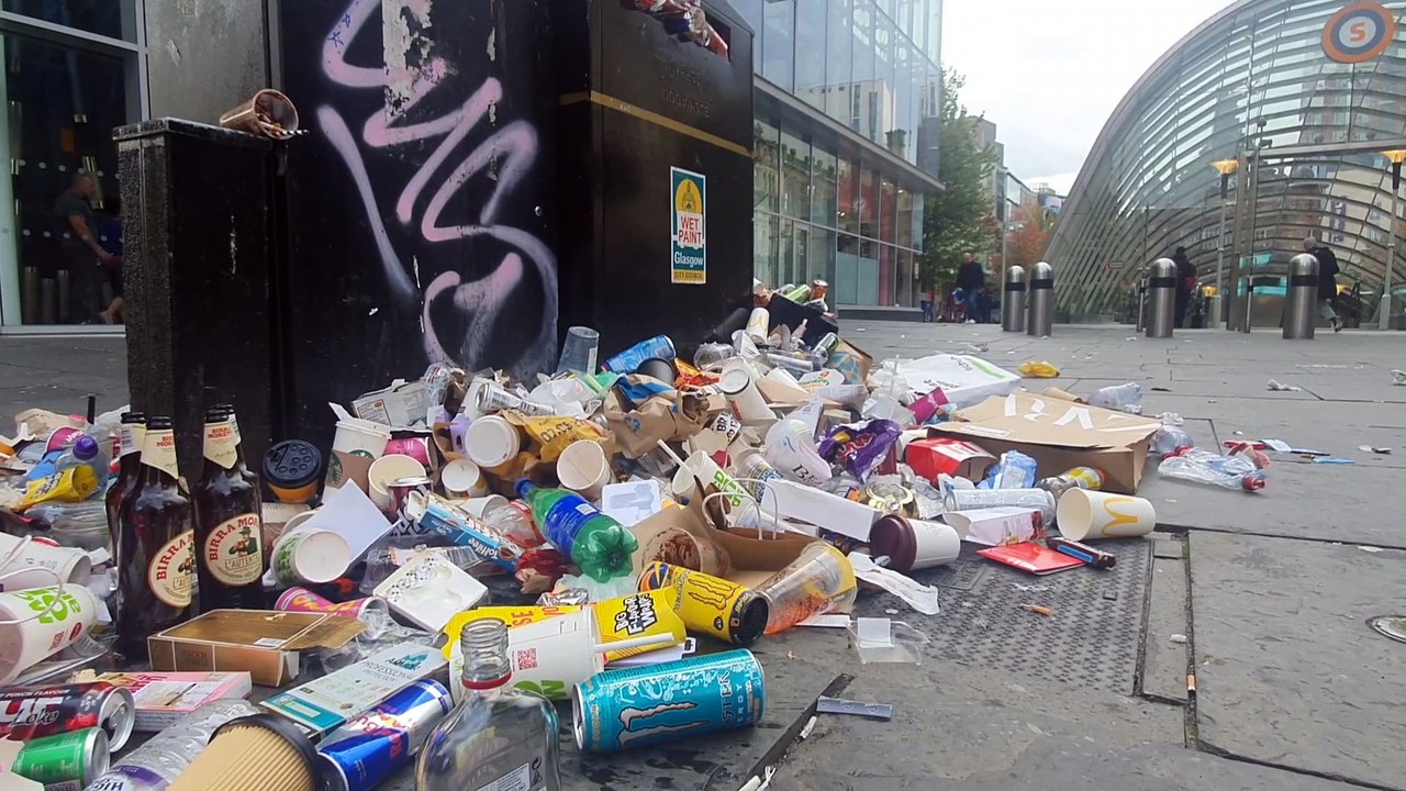 Uncollected refuse in Glasgow City Centre