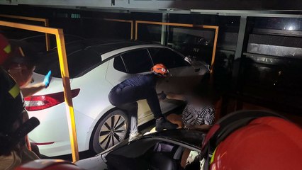 부산 다세대주택 기계식 주차장에서 차량 추락...운전자 경상 / YTN