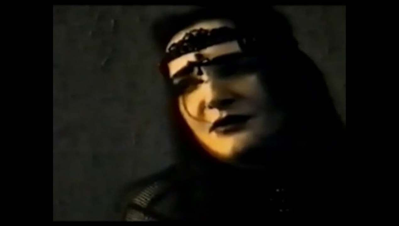 SIOUXSIE & THE BANSHEES – Siouxsie rare i/v ('The Big E', ITV UK, 04 Sep 1993)