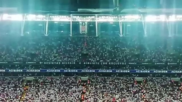 Tribünü inlettiler! Türkiye laiktir, laik kalacak