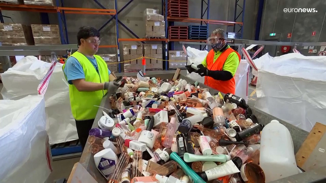 Alles für die Tonne? Australien will weniger Kosmetik-Müll