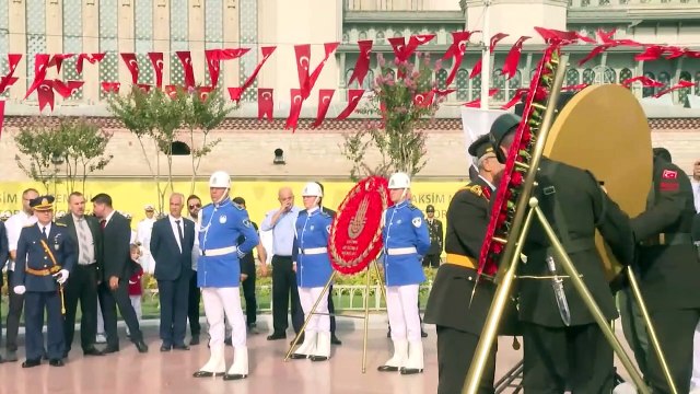 Taksim’de 30 ağustos zafer bayramı töreni