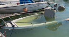 Ancona - Recuperata imbarcazione affondata nel porto turistico (30.08.22)