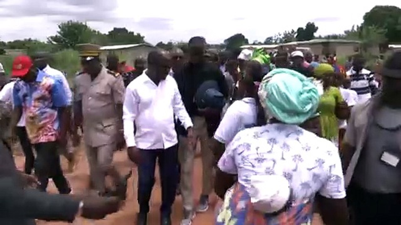 Le ministre Pierre Dimba pose la 1ère pierre du dispensaire et de la maternité de tokohiri