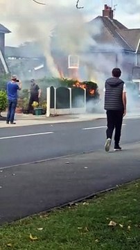 Lancashire fire crews deal with conifer hedgerow blaze in Penwortham