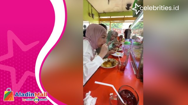 Tya Ariestya Ajak Kedua Anaknya Makan di Warteg, Tuai Pujian