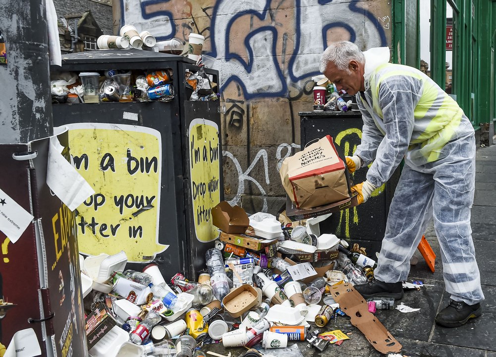 Edinburgh bin strikes: Major clear up under way as waste and cleansing services resume
