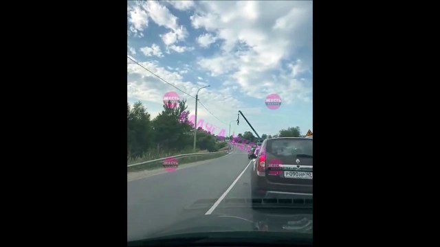 Changer les ampoules sur les lampadaires routiers : métier risqué