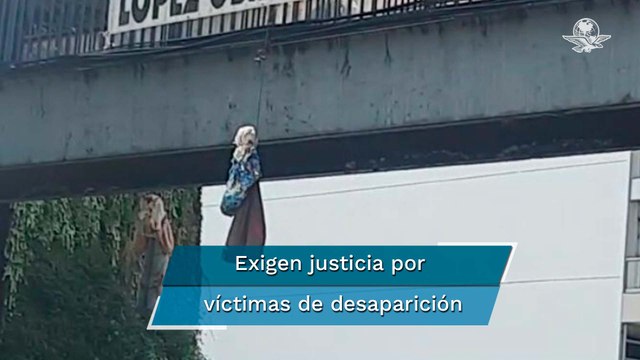 Muñecos colocados en Periférico generan movilización policíaca