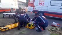 Jovem casal fica ferido após colisão entre carro e moto em Umuarama