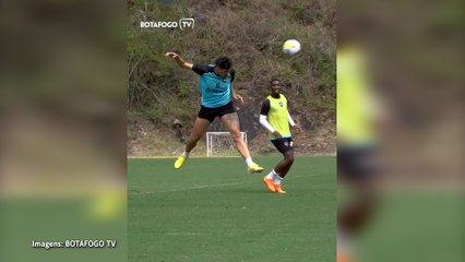 Botafogo treina forte buscando reabilitação contra o Fortaleza pelo Brasileirão