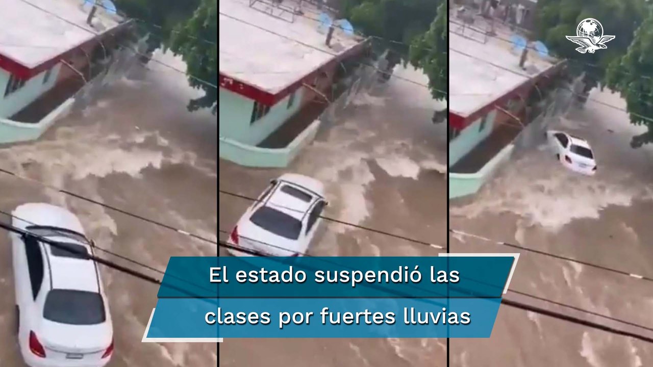 Coche es arrastrado por la corriente de agua en Culiacán, Sinaloa