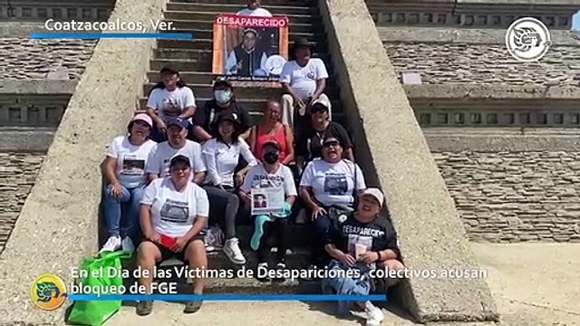 Con lonas y veladoras, integrantes del colectivo Madres en Búsqueda , se manifestaron a las afueras de la Fiscalía General del Estado (FGE) de Coatzacoalcos