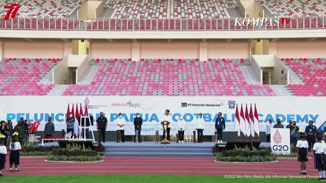 Jokowi Puji Bintang Sepakbola Papua Saat Resmikan Akademi: Yang Saya Senang Ricky Kambuaya
