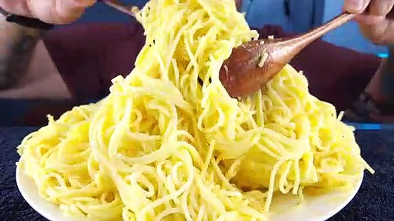 ASMR CHEESE PASTA FULL LARGE PLATE SPAGHETTI NOODLES & CHEESE SAUCE ASMR EATING NO TALKING