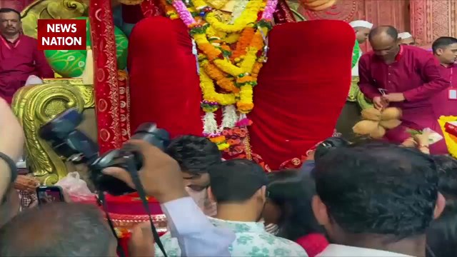 Ganesh Chaturthi : Mumbai के लालबाग के राजा के दरबार में पहुंचे अभिनेता कार्तिक आर्यन | Ganpati Utsav |