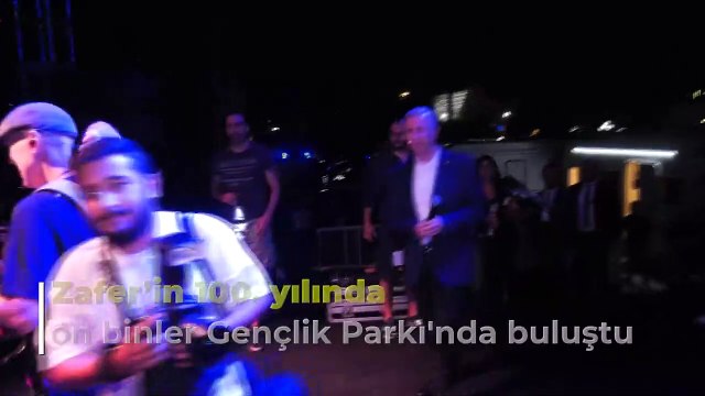 Ankara'da binlerce kişi 30 Ağustos Zafer Bayramı konserinde buluştu