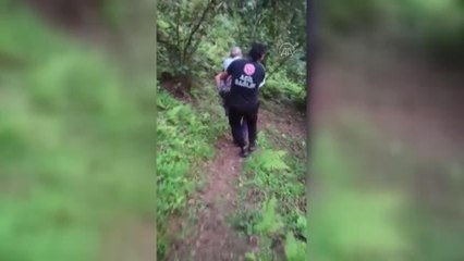 Son Dakika | Sağlık personeli hastayı sırtında ambulansa taşıdı