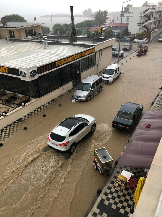 Sağanak hayatı olumsuz etkiliyor