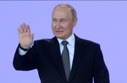 Wladimir Putin: Grimasse bei einer Sitzung mit einem seiner Generäle