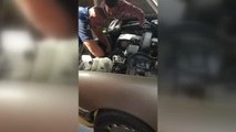 Otomobilin motor kısmına sıkışan kedi yavrusunu itfaiye kurtardı