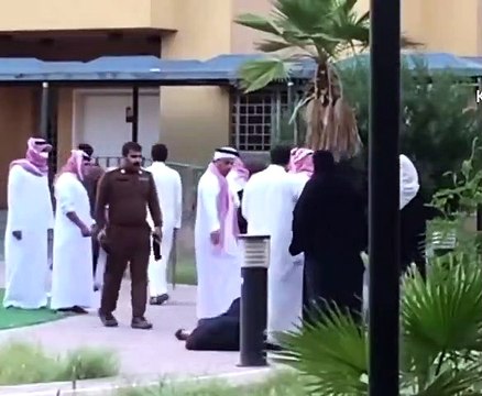 Suudi Arabistan'da yetim kızlara acımasızca saldırdılar... Gericiliğin vücut bulmuş hali!