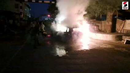 છોટાઉદેપુરમાં રેલ્વે ફાટક પાસે કારમાં આગ લાગી