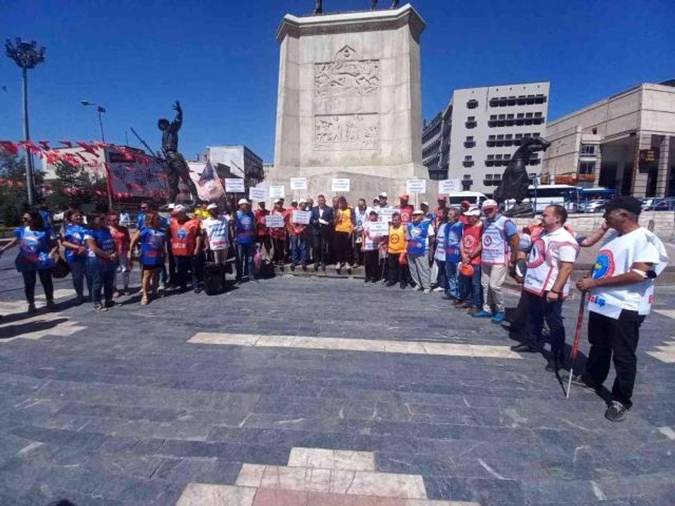 Ankara yerel: Türk Eğitim-Sen Ankara 1 No'lu Şube Başkanı İbrahim Çömez: "Maaş promosyonları güncellensin"