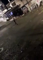 Enfrentamiento a tiros entre la Policía y bandas criminales en Buenaventura (Colombia)