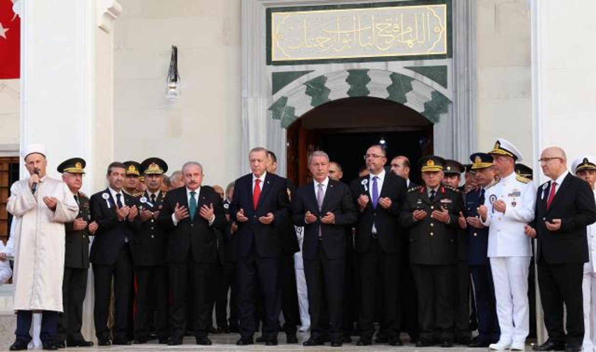 Cumhurbaşkanı Erdoğan, Deniz Harp Okulu Camisi'nin açılışını yaptı