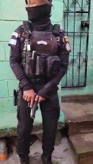 Video: Autoridades irrumpen en vivienda de hombre sindicado de falsificar visas estadounidenses