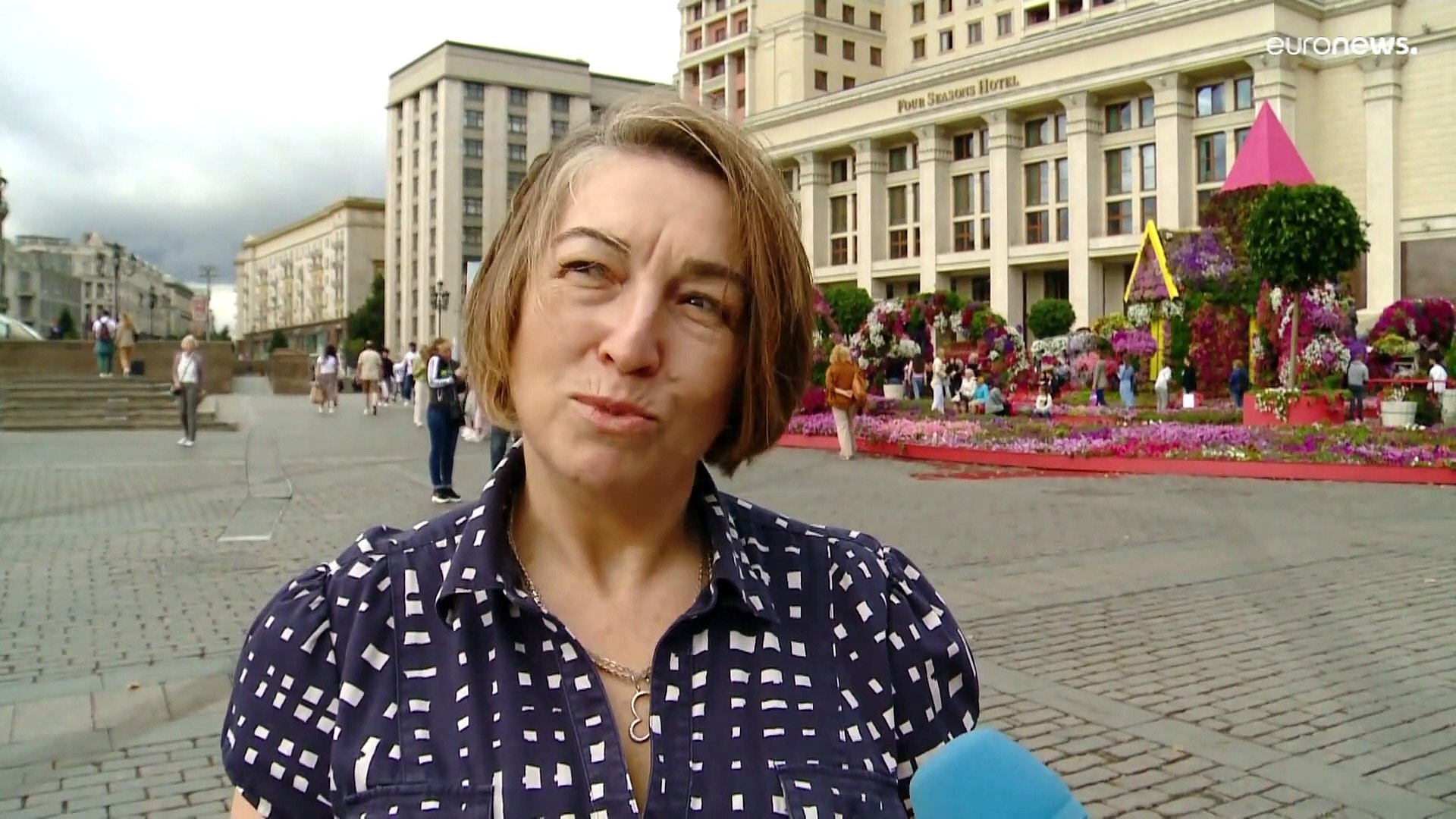 ⁣Россияне неоднозначно оценивают роль Горбачёва после его смерти