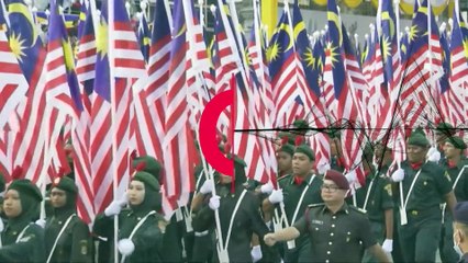 بدون تعليق: ماليزيا تحتفل بعيد استقلالها الـ 65 باستعراضات ضخمة