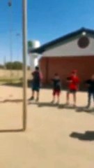 Vídeo mostra crianças marchando com replicas de armas em escola de Goiás